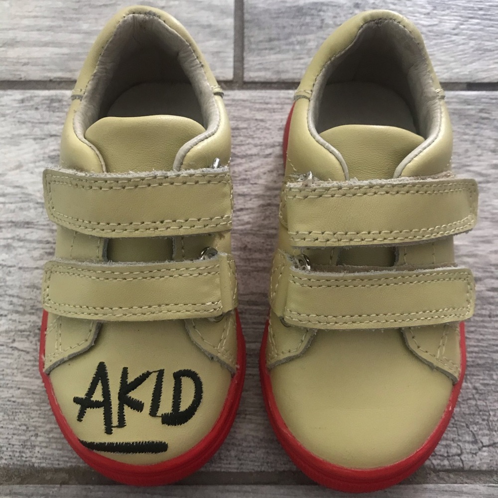 Akid toddler velcro sneakers